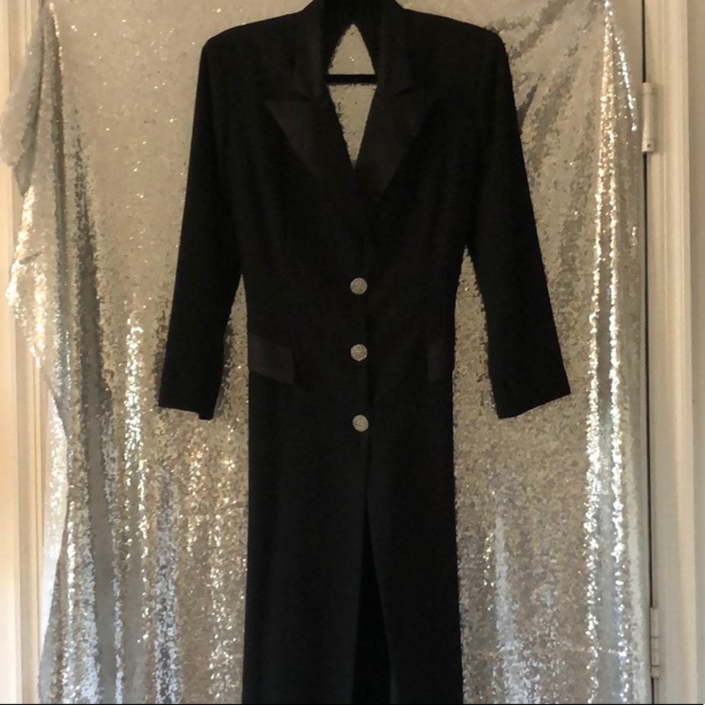 Cache tuxedo coat with cut out back